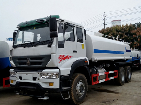 重汽19噸後雙橋灑水車